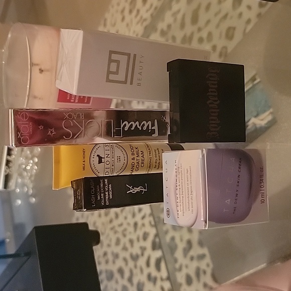 More items added!!! ***Price drop*** Skincare and makeup bundle 💋💅 - Picture 3 of 16